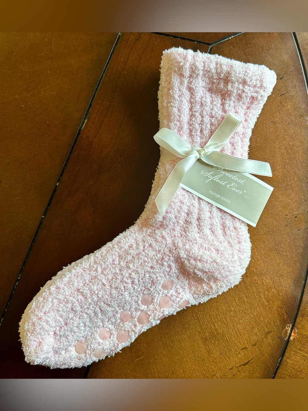 NWT Bath & Body Works Soft Pink Plush Lounge Socks with Grip Dots